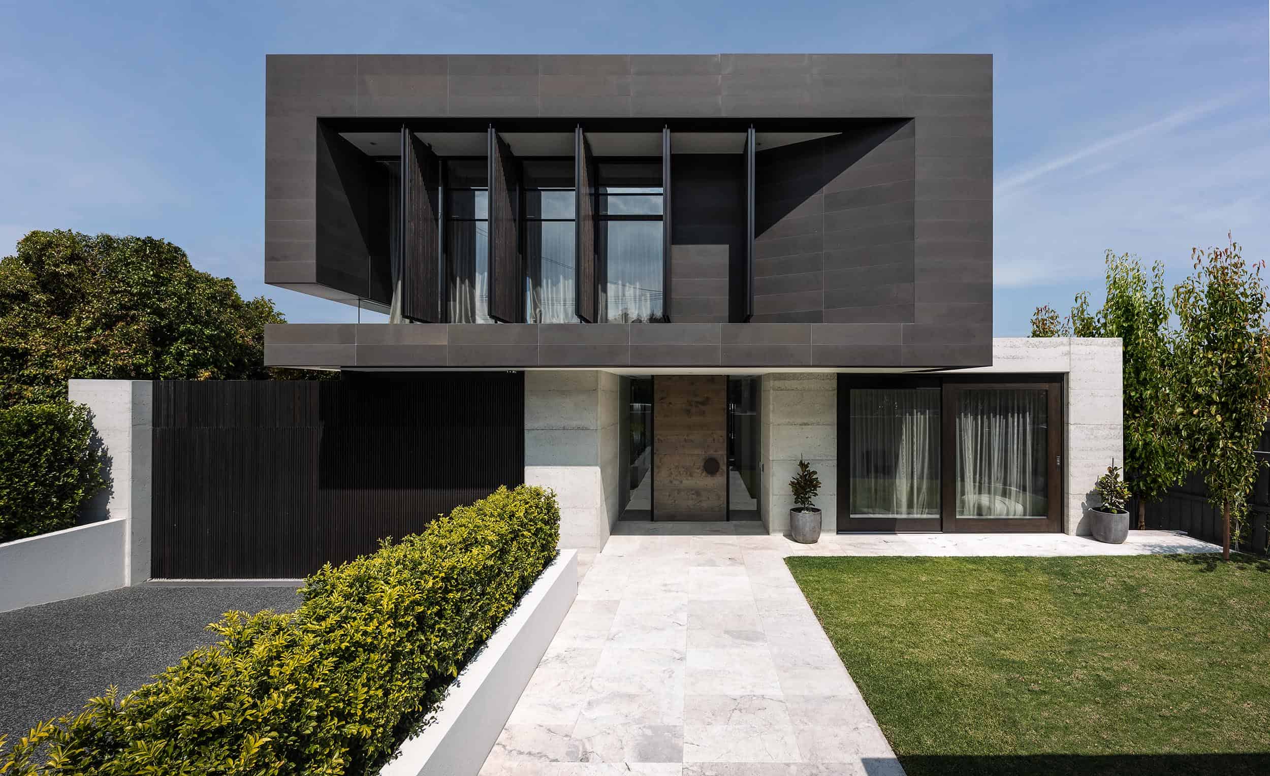 Modern architecture showcasing Tixan Construction's expertise in Irvine, CA.